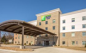 Holiday Inn Express & Suites Shawnee Kansas City West